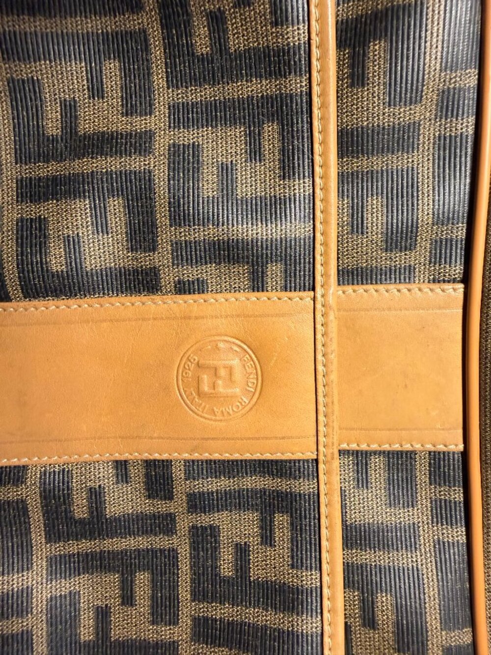 Fendi FF Zuca Crossbody vintage bag - Picture 3 of 13